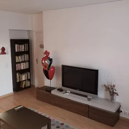 Proche De Paris Comme A La Maison